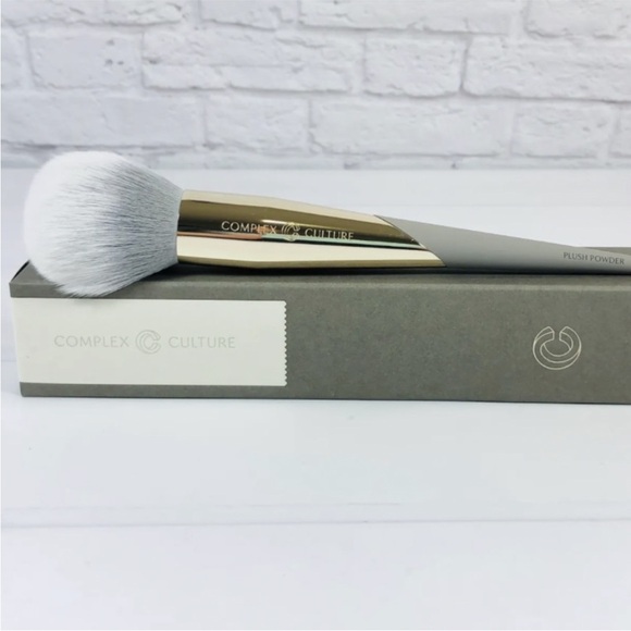 Complex Culture 'Plush Powder' Brush - Picture 1 of 12